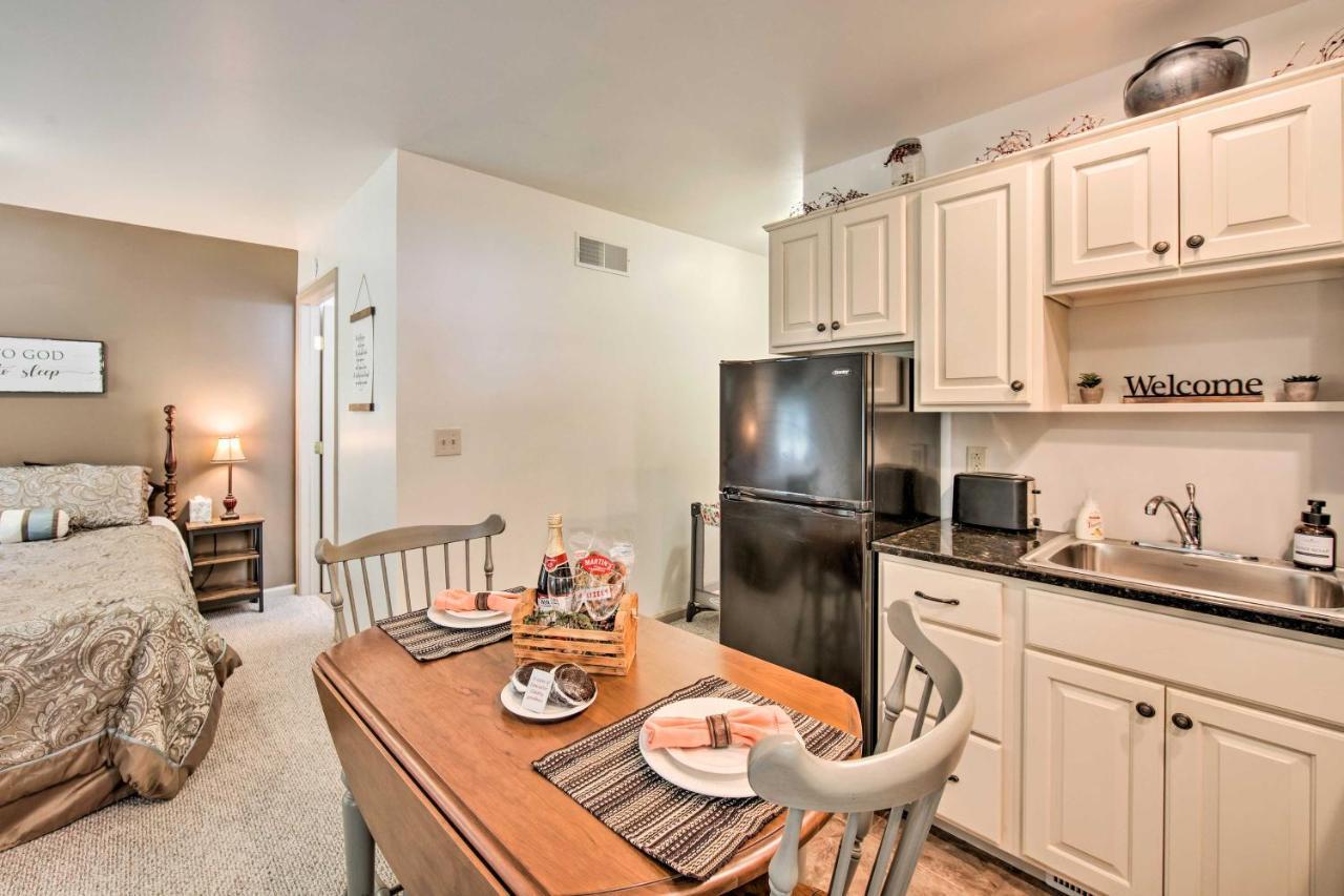 Cozy Garden Room In Welsh Mountain Suites! New Holland Extérieur photo