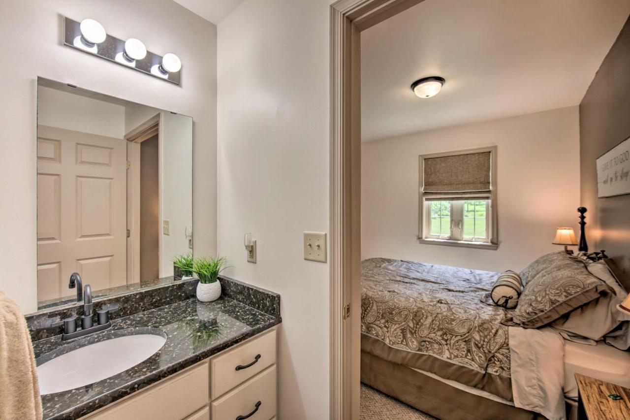 Cozy Garden Room In Welsh Mountain Suites! New Holland Extérieur photo