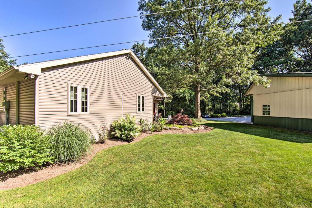 Cozy Garden Room In Welsh Mountain Suites! New Holland Extérieur photo