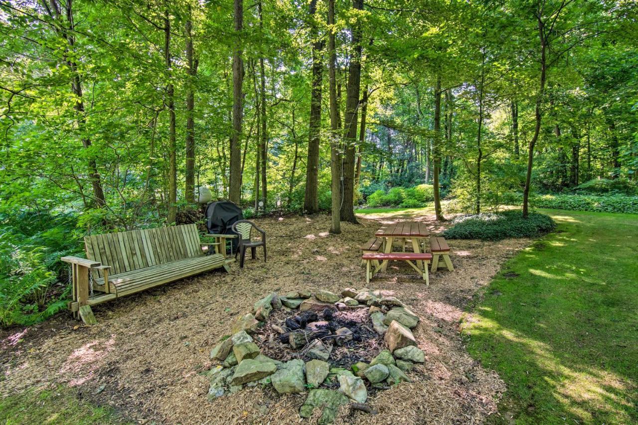 Cozy Garden Room In Welsh Mountain Suites! New Holland Extérieur photo