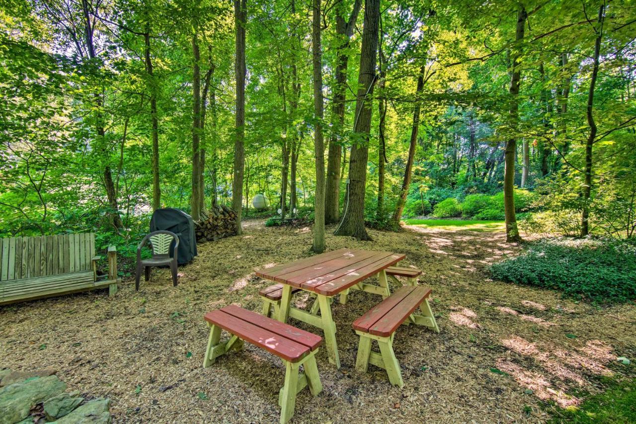 Cozy Garden Room In Welsh Mountain Suites! New Holland Extérieur photo